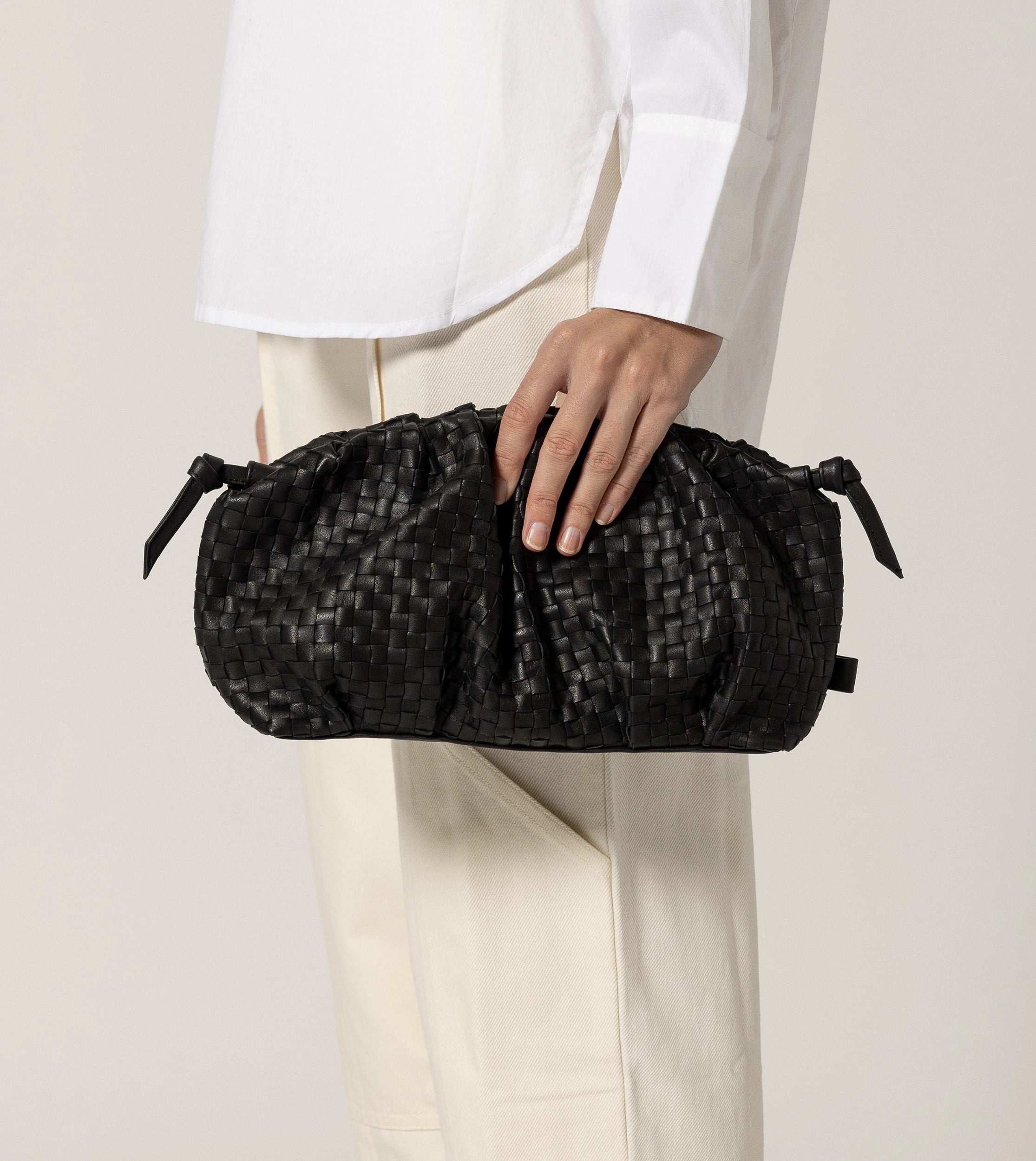 Gigi Woven Crossbody | Black